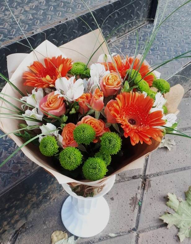 Букет цветов из: Герберы, Хризантемы, Альстромерии и Розы в Новохопёрский