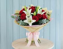 Букет цветов из:  Лилии и Розы в Новохопёрский