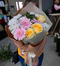 Букет цветов из:  Герберы, Розы и Хризантемы в Новохопёрский