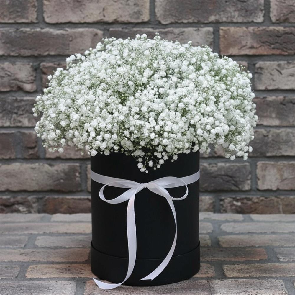 Цветочная композиция из Гипсофила в шляпной коробке в Новохопёрский