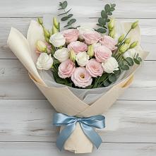 Букет цветов из:  Лизиантусы в Новохопёрский