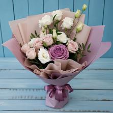 Букет цветов из:  Розы и Лизиантусы в Новохопёрский
