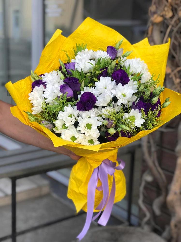 Букет цветов из: Ирисы, Хризантемы и Ромашки в Новохопёрский