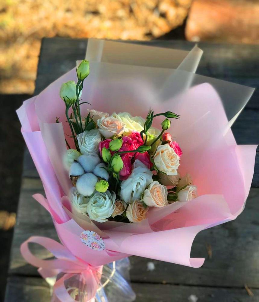 Букет цветов из: Розы и Лизиантусы в Новохопёрский