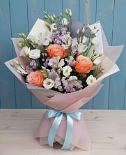 Букет цветов из:  Лизиантусы, Розы, Альстромерии и Гипсофила в Новохопёрский