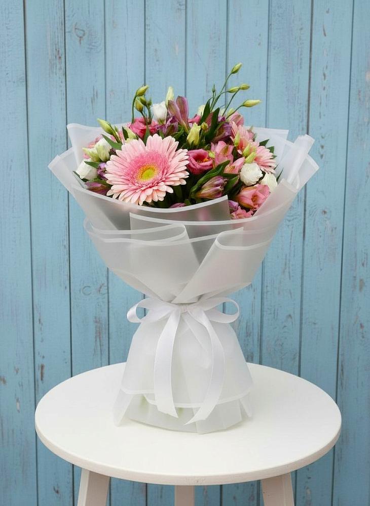 Букет цветов из: Герберы, Альстромерии и Лизиантусы в Новохопёрский