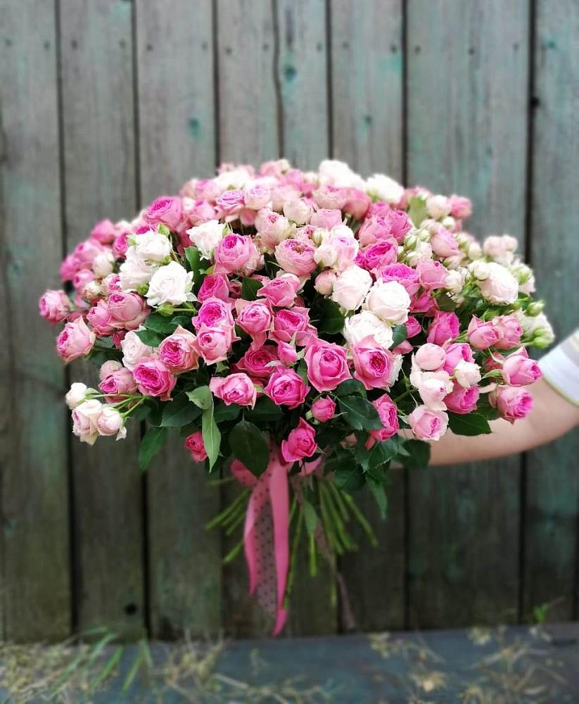 Букет Розовые кустовые розы Натали и Лав Лидия в Новохопёрский