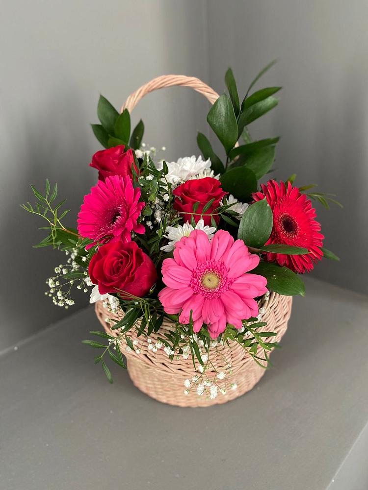Цветочная композиция из Розы, Хризантемы и Герберы в корзине в Новохопёрский