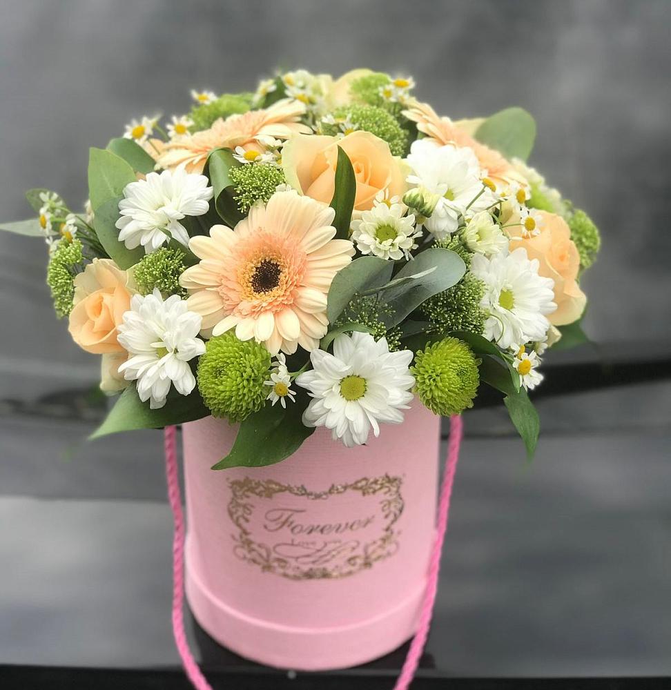 Цветочная композиция из Розы, Герберы и Хризантемы в шляпной коробке в Новохопёрский