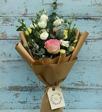 Букет цветов из:  Розы и Лизиантусы в Новохопёрский