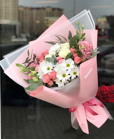 Букет цветов из: Розы, Лизиантусы и Хризантемы в Новохопёрский