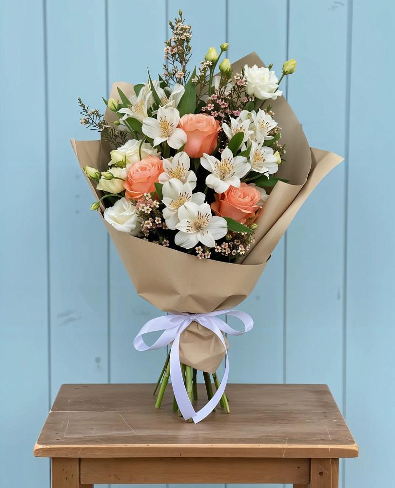 Букет цветов из: Альстромерии, Лизиантусы, Розы и Хризантемы в Новохопёрский