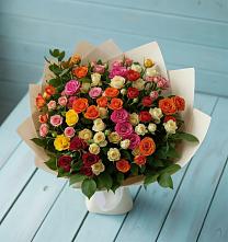 Букет Микс из разноцветных кустовых роз в Новохопёрский